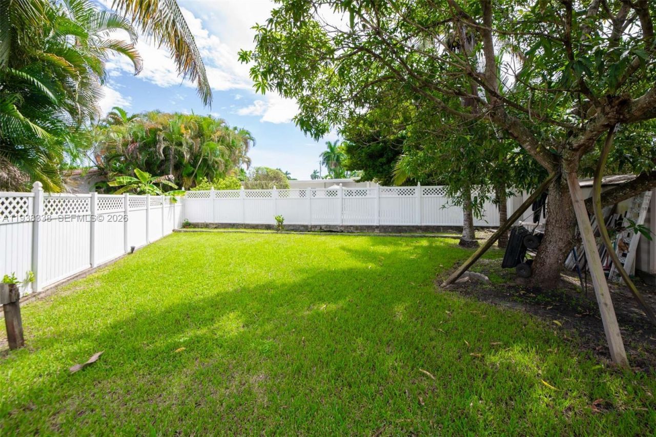 11490 W Biscayne Canal Rd, Miami, FL 33161 Photo