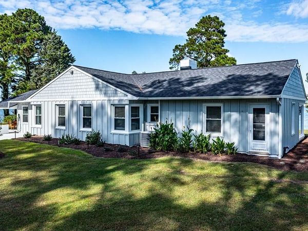 560 Eubank Landing Road, TOPPING, VA 23169