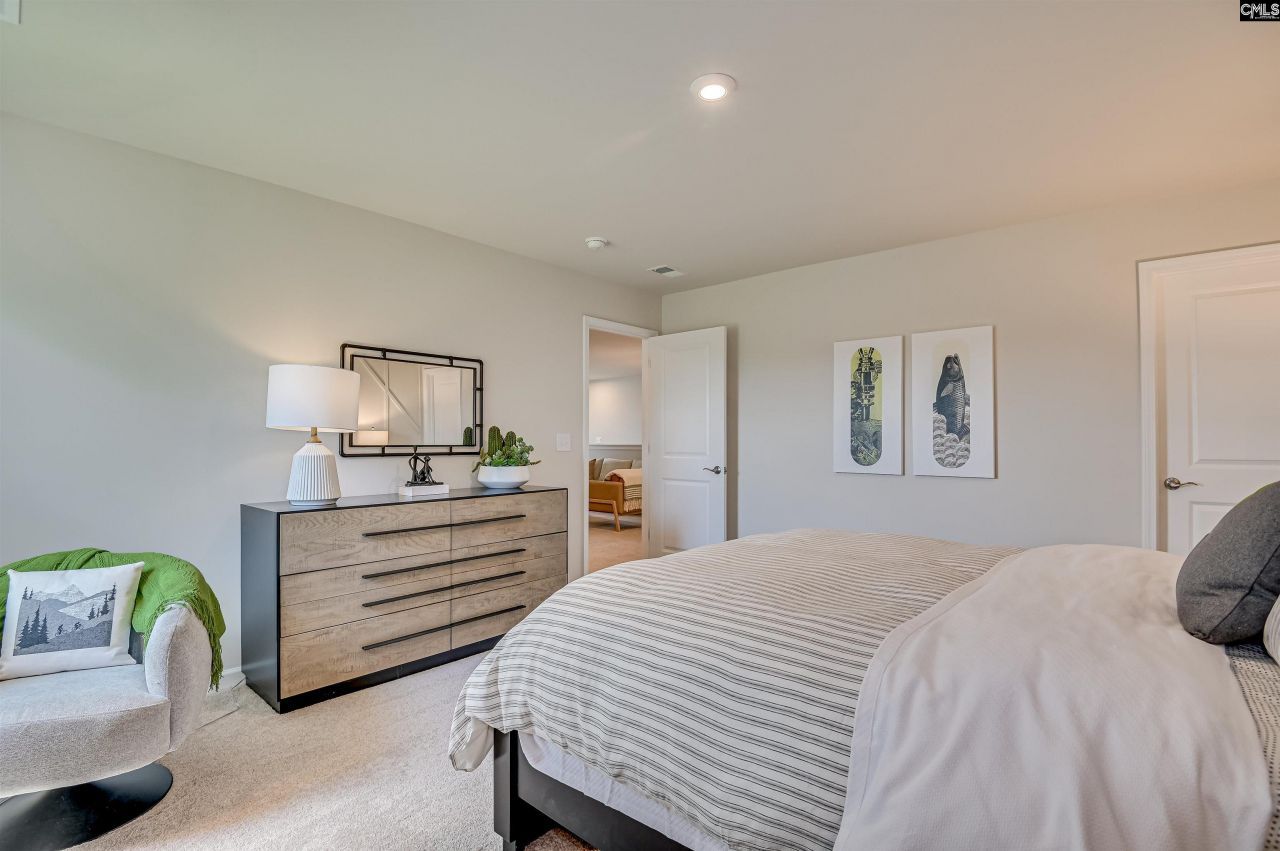 128 Bloomsbury Drive Photo 31