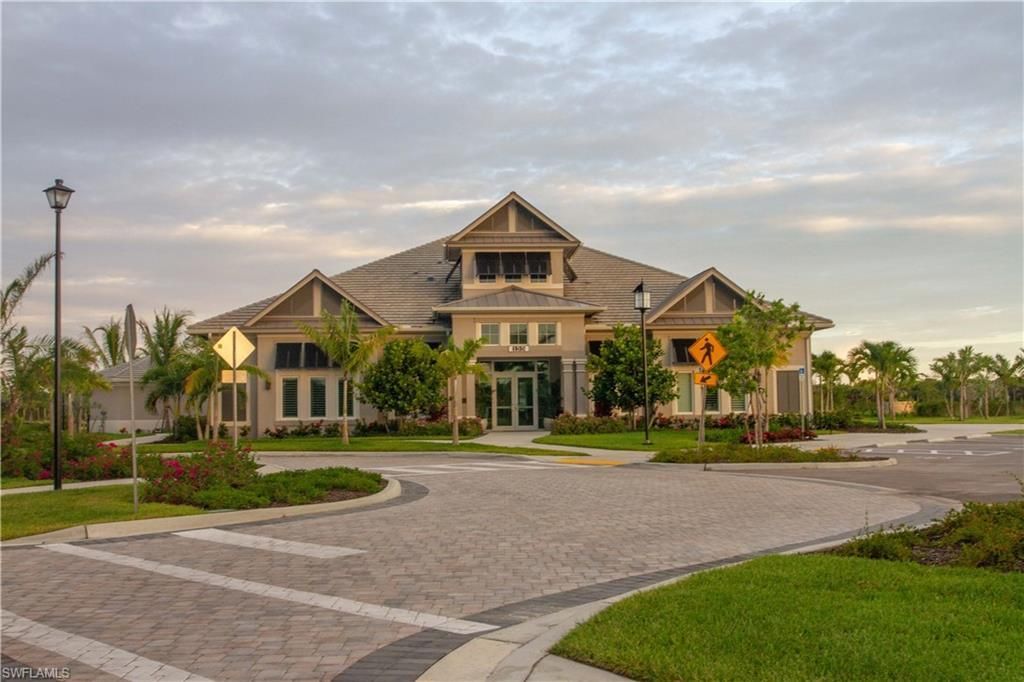 207 Indies Dr E, Unit 201, Naples, FL 34114 Photo