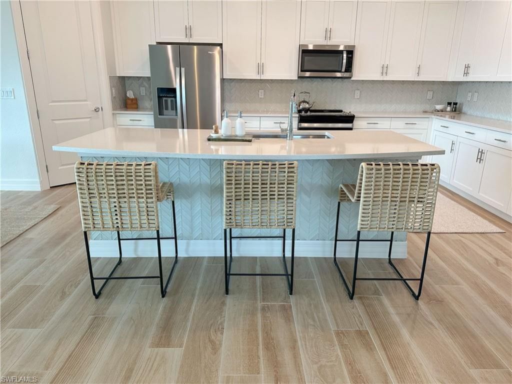 207 Indies Dr E, Unit 201, Naples, FL 34114 Photo