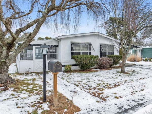 525-183 Riverleigh Avenue, Unit 183, Riverhead, NY 11901