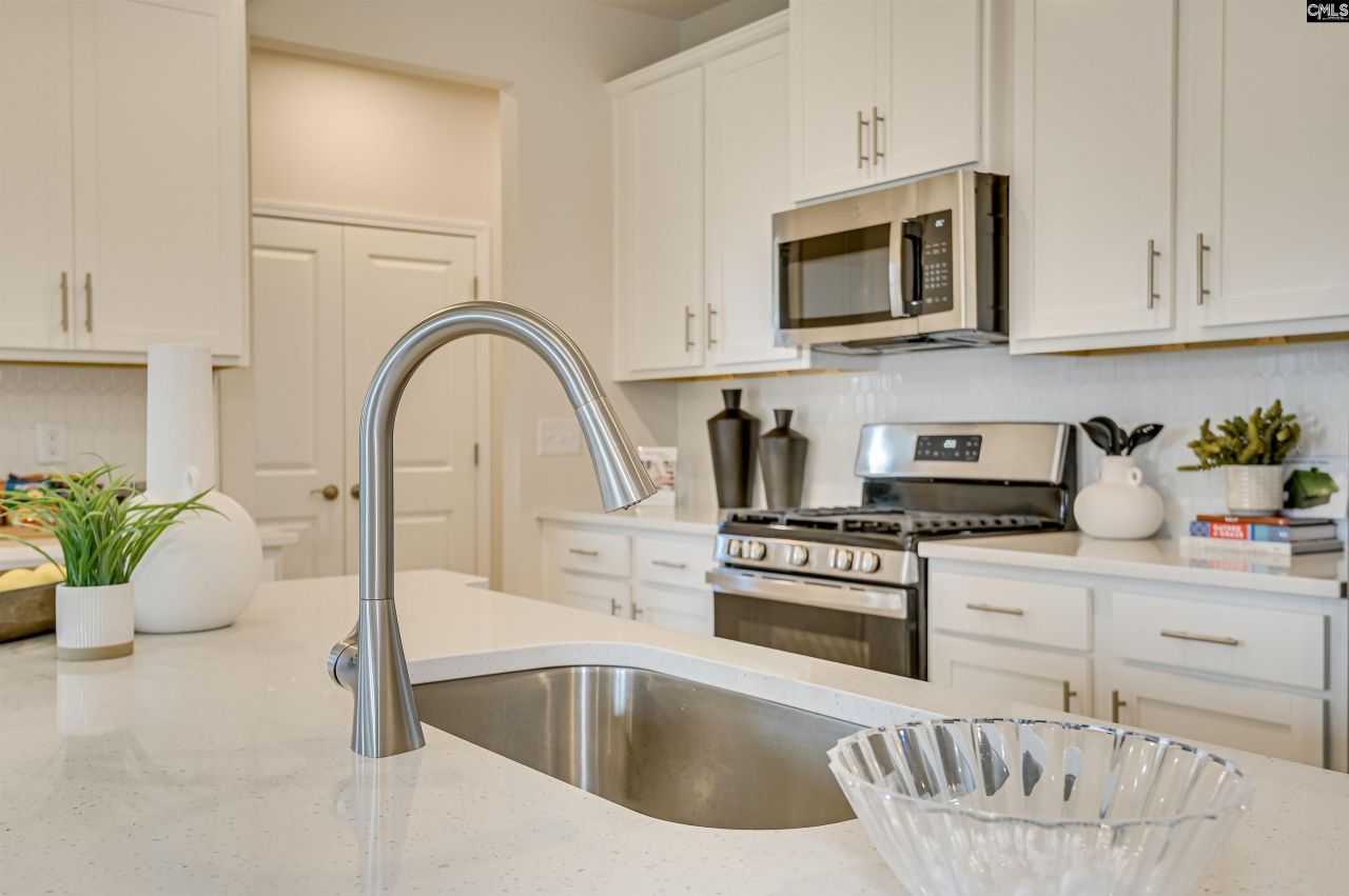 127 Bloomsbury Drive Photo 11