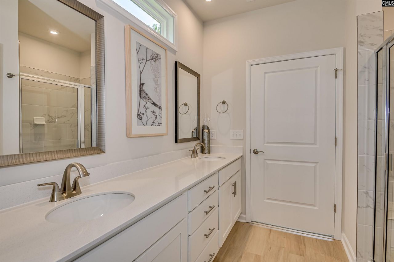 127 Bloomsbury Drive Photo 24