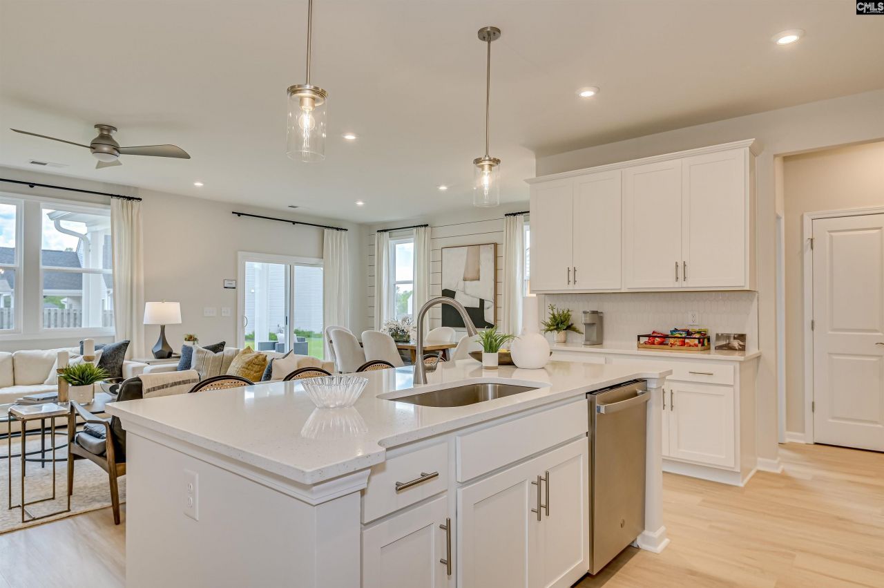 127 Bloomsbury Drive Photo 7