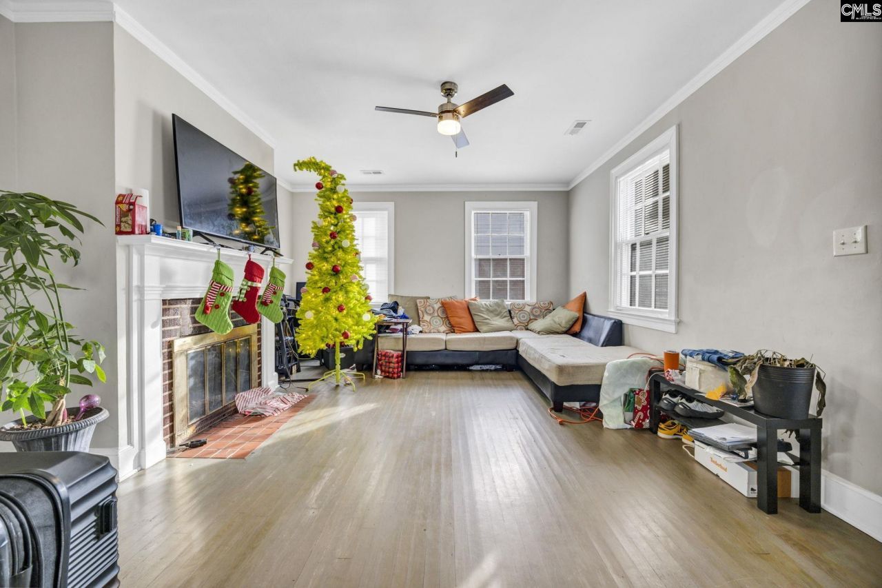 613 Joan Street  Photo 4