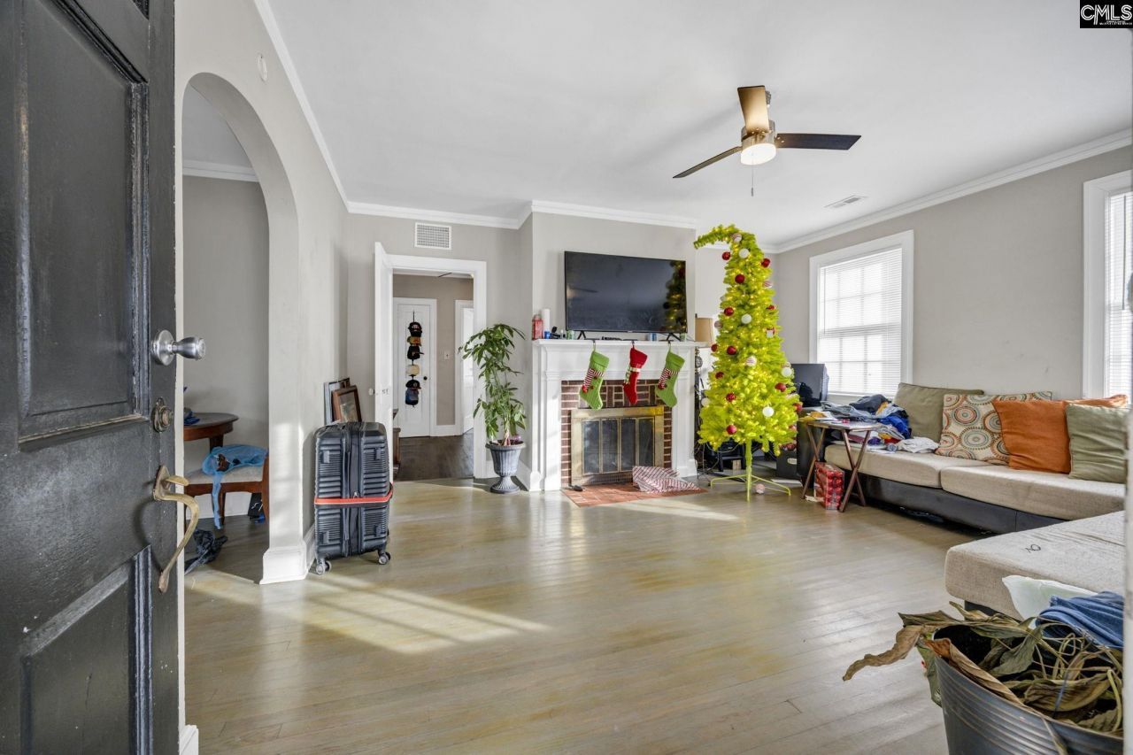 613 Joan Street  Photo 6