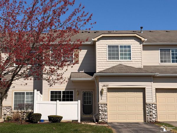 26757 Kirkway Circle, Woodhaven, MI 48183