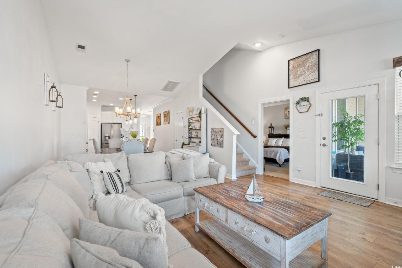 426 Goldenrod Circle Photo 10