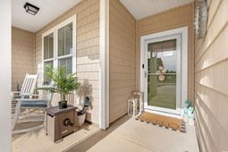 426 Goldenrod Circle photo 4