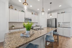 426 Goldenrod Circle photo 4