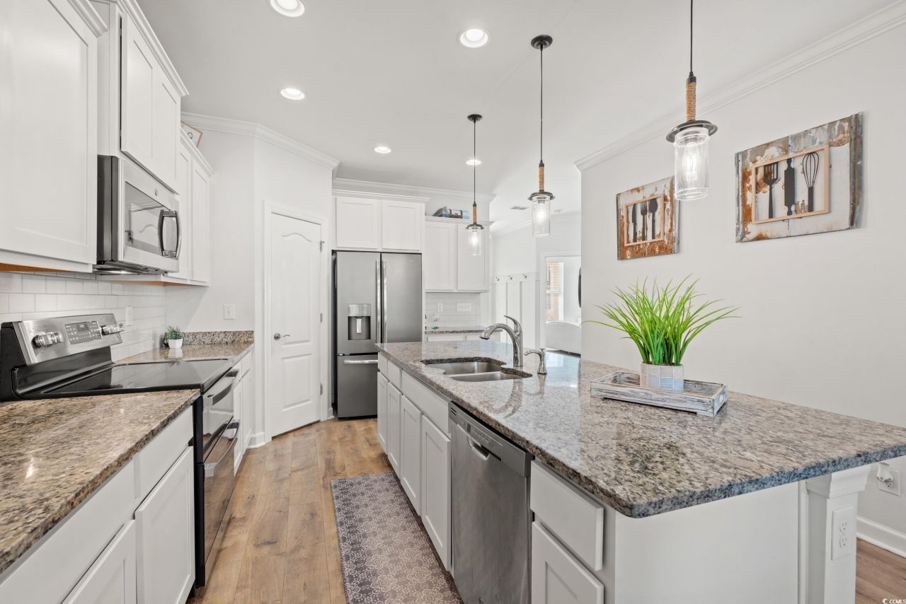 426 Goldenrod Circle Photo 7