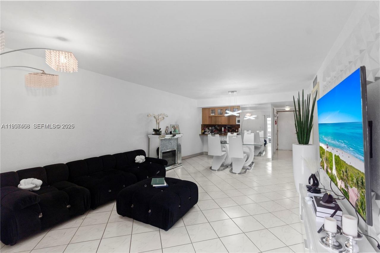 1810 W 56th St, Unit 3223, Hialeah, FL 33012 Photo