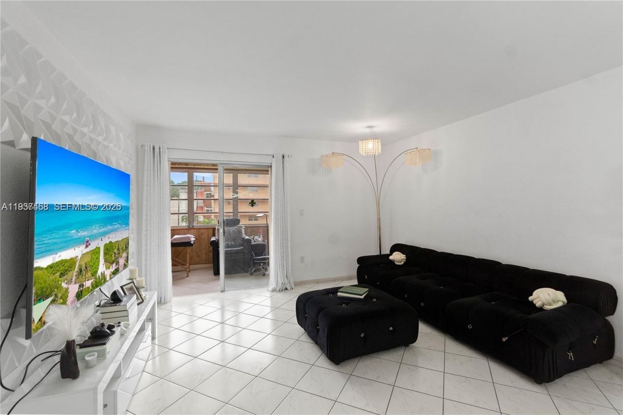 1810 W 56th St, Unit 3223, Hialeah, FL 33012 Photo