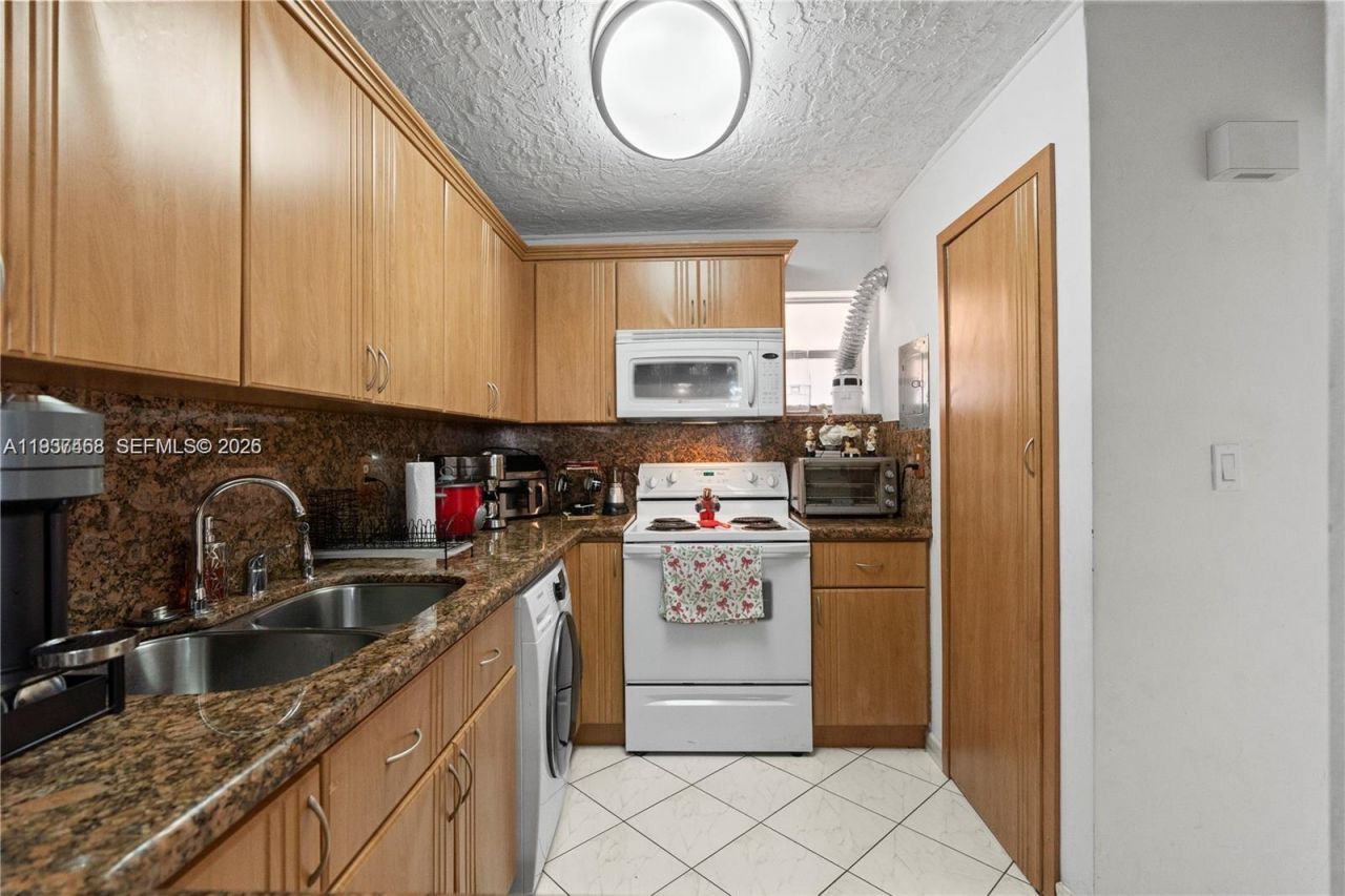 1810 W 56th St, Unit 3223, Hialeah, FL 33012 Photo