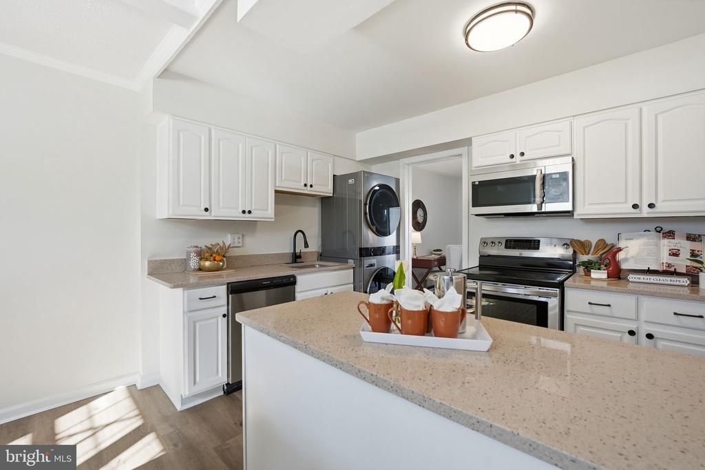 14444 Cool Oak Lane, Centreville, VA 20121 Main Photo