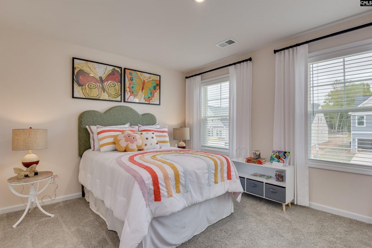 131 Bloomsbury Drive Photo 33