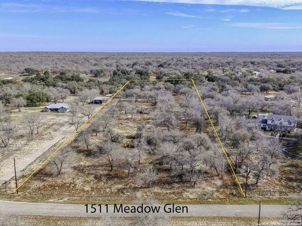 1511 Meadow Glen, Adkins, TX 78101
