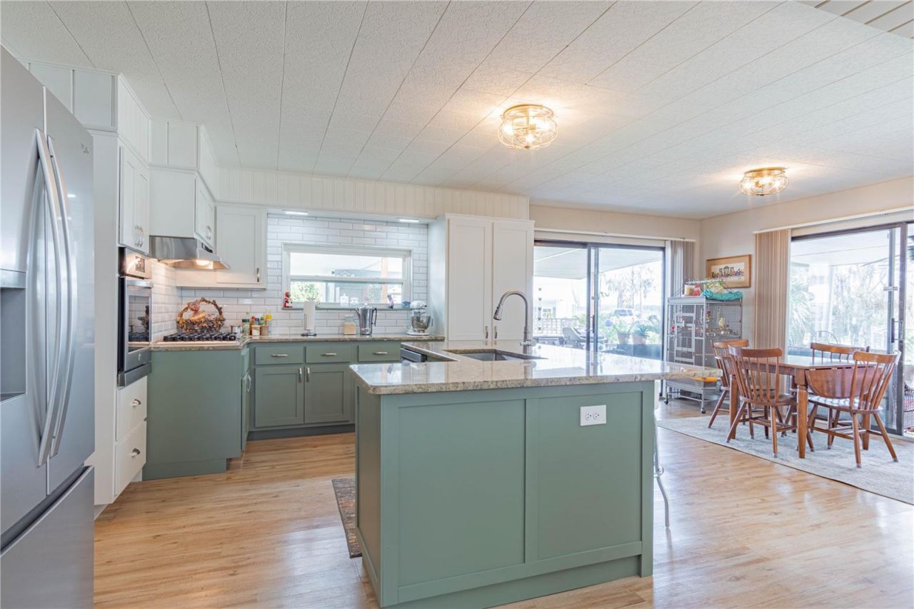 897 Cr 454, Lake Panasoffkee, FL 33538 Photo