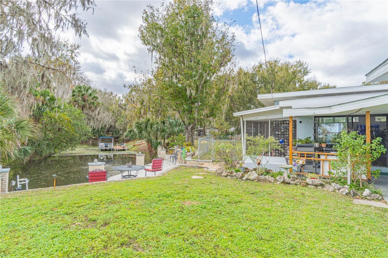 897 Cr 454, Lake Panasoffkee, FL 33538 Photo