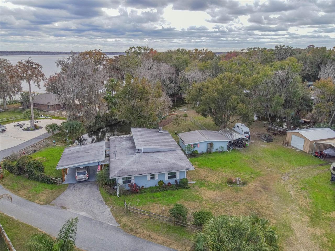 897 Cr 454, Lake Panasoffkee, FL 33538 Photo
