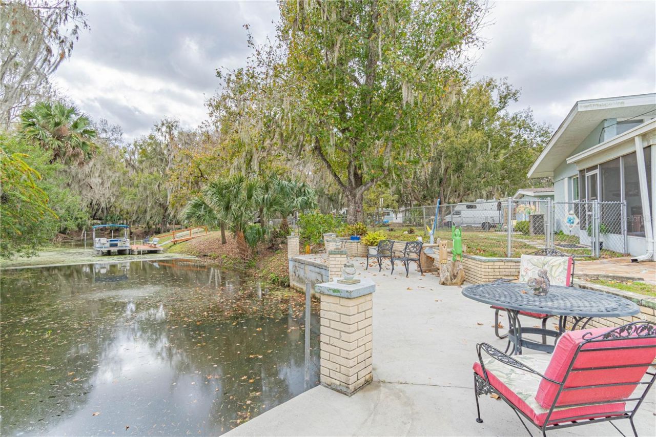 897 Cr 454, Lake Panasoffkee, FL 33538 Photo