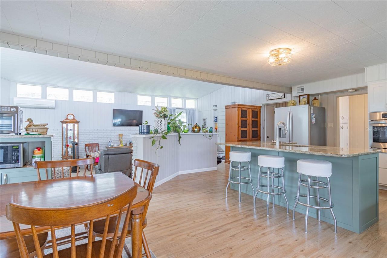 897 Cr 454, Lake Panasoffkee, FL 33538 Photo