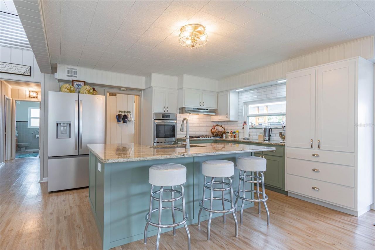 897 Cr 454, Lake Panasoffkee, FL 33538 Photo