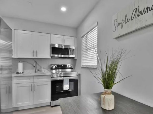 708 SW 16th Avenue, Unit 4, Fort Lauderdale, FL 33312