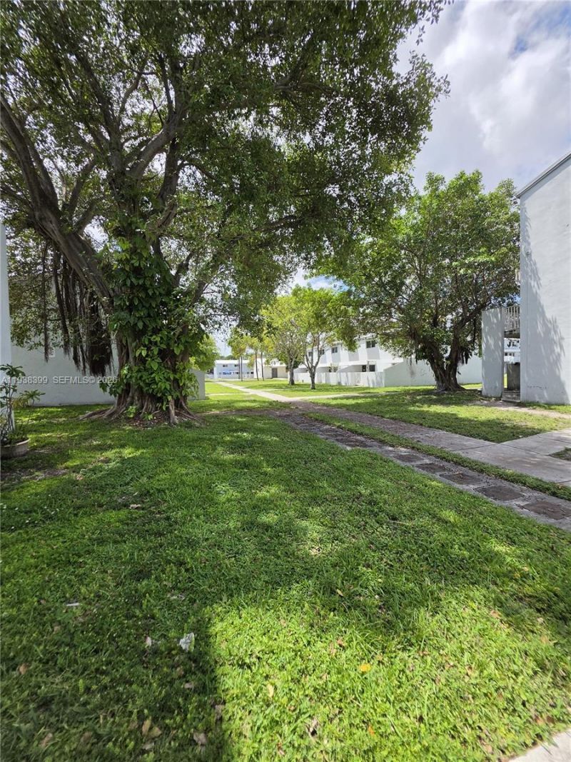 1990 NW 4th Ct, Unit 7, Miami, FL 33136 Photo