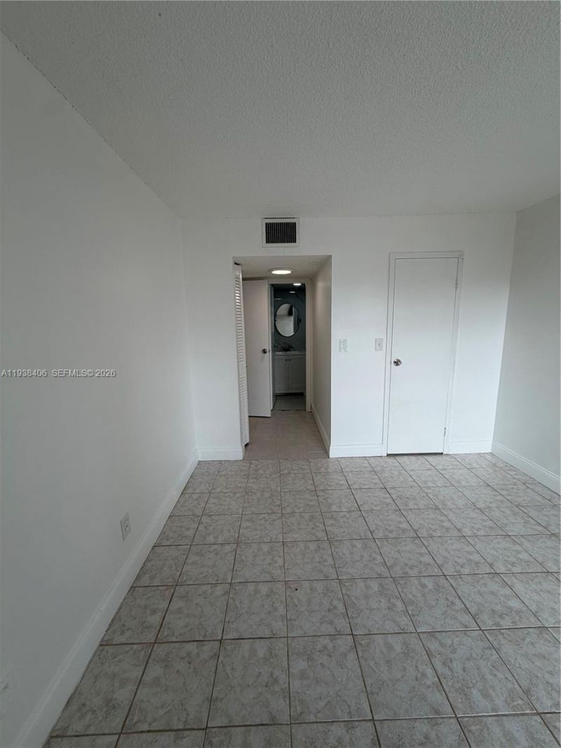 200 172nd St, Unit 104, Sunny Isles Beach, FL 33160 Photo