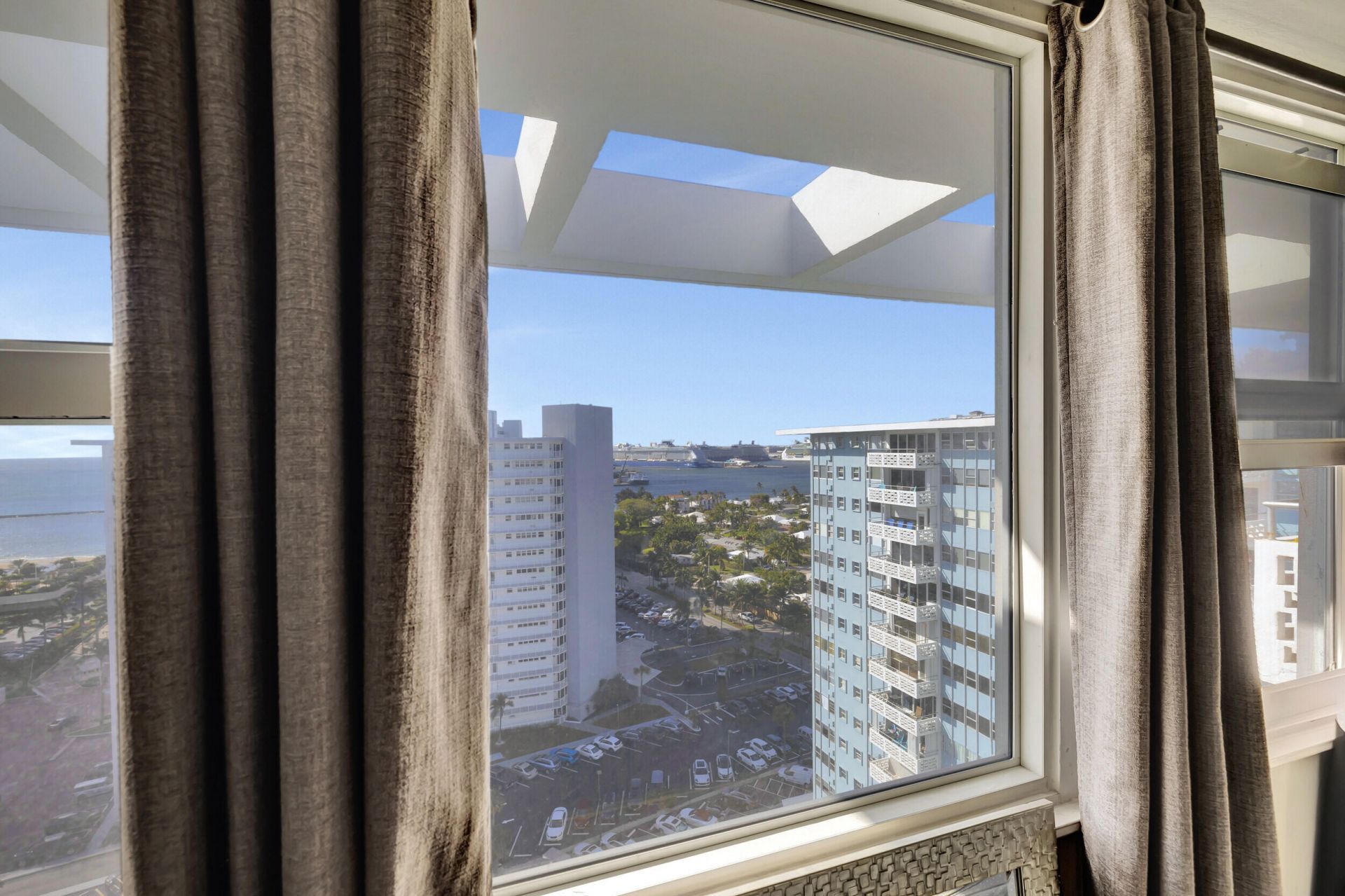 1900 S Ocean Drive, Unit 1702, Fort Lauderdale, FL 33316 Photo