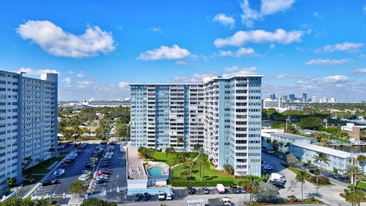 1900 S Ocean Drive, Unit 1702, Fort Lauderdale, FL 33316 Photo