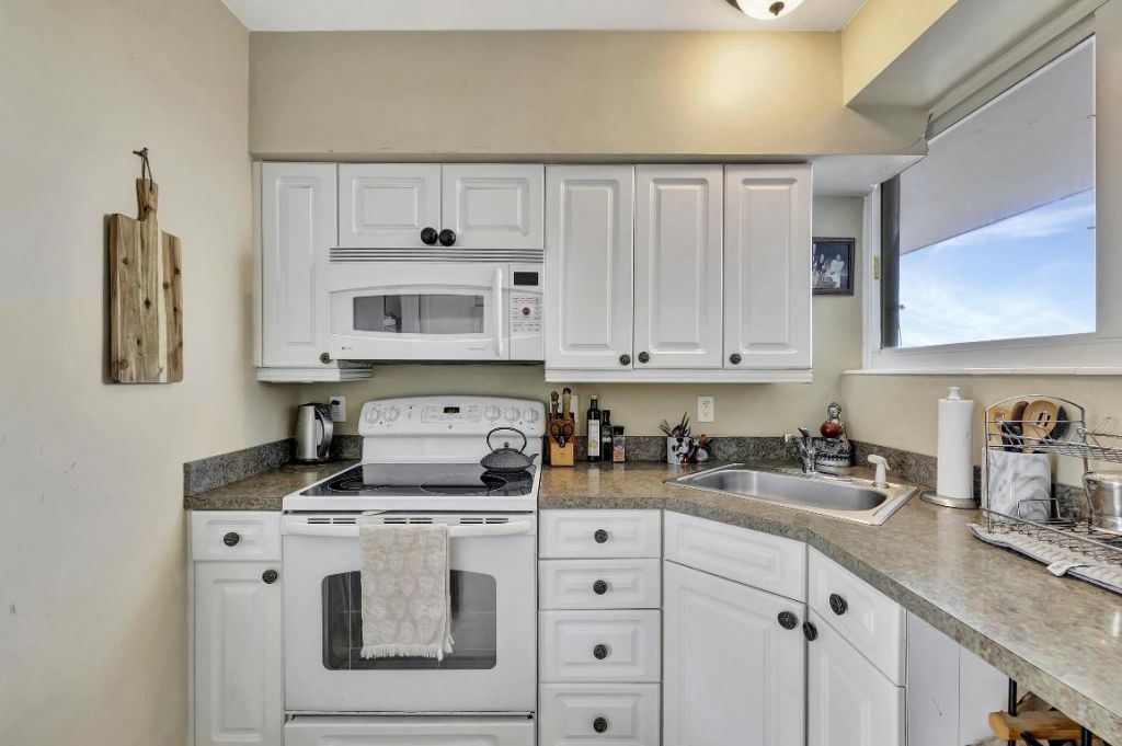 1900 S Ocean Drive, Unit 1702, Fort Lauderdale, FL 33316 Photo