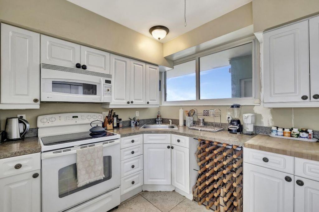 1900 S Ocean Drive, Unit 1702, Fort Lauderdale, FL 33316 Photo