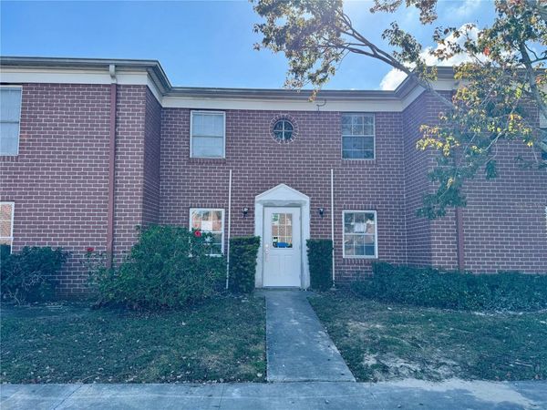 1140 84TH AVENUE N, Unit D, ST PETERSBURG, FL 33702