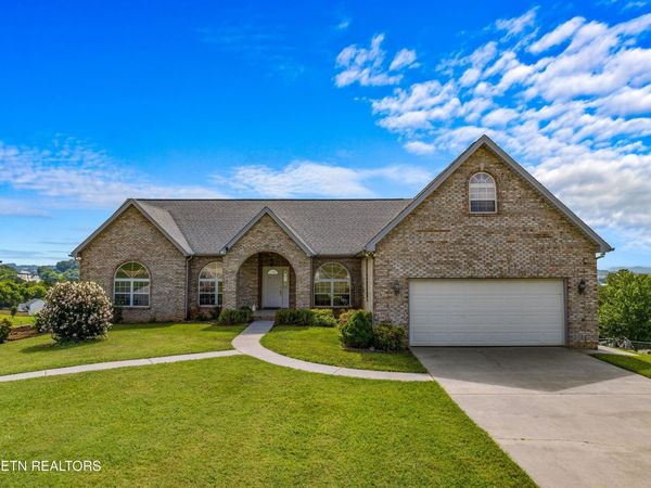 108 Skyline Drive, Dandridge, TN 37725