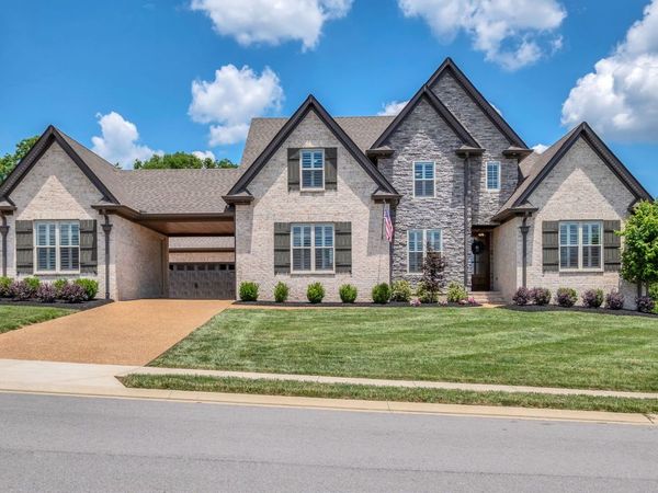 102 Mulberry Grv, Gallatin, TN 37066