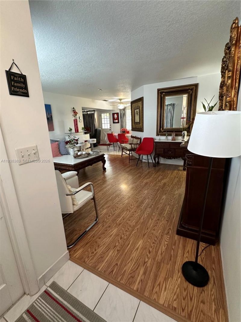 2420 Park Ln, Unit 102, Hollywood, FL 33021 Photo