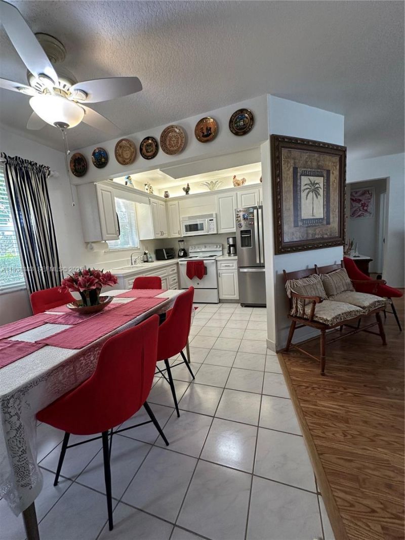 2420 Park Ln, Unit 102, Hollywood, FL 33021 Photo
