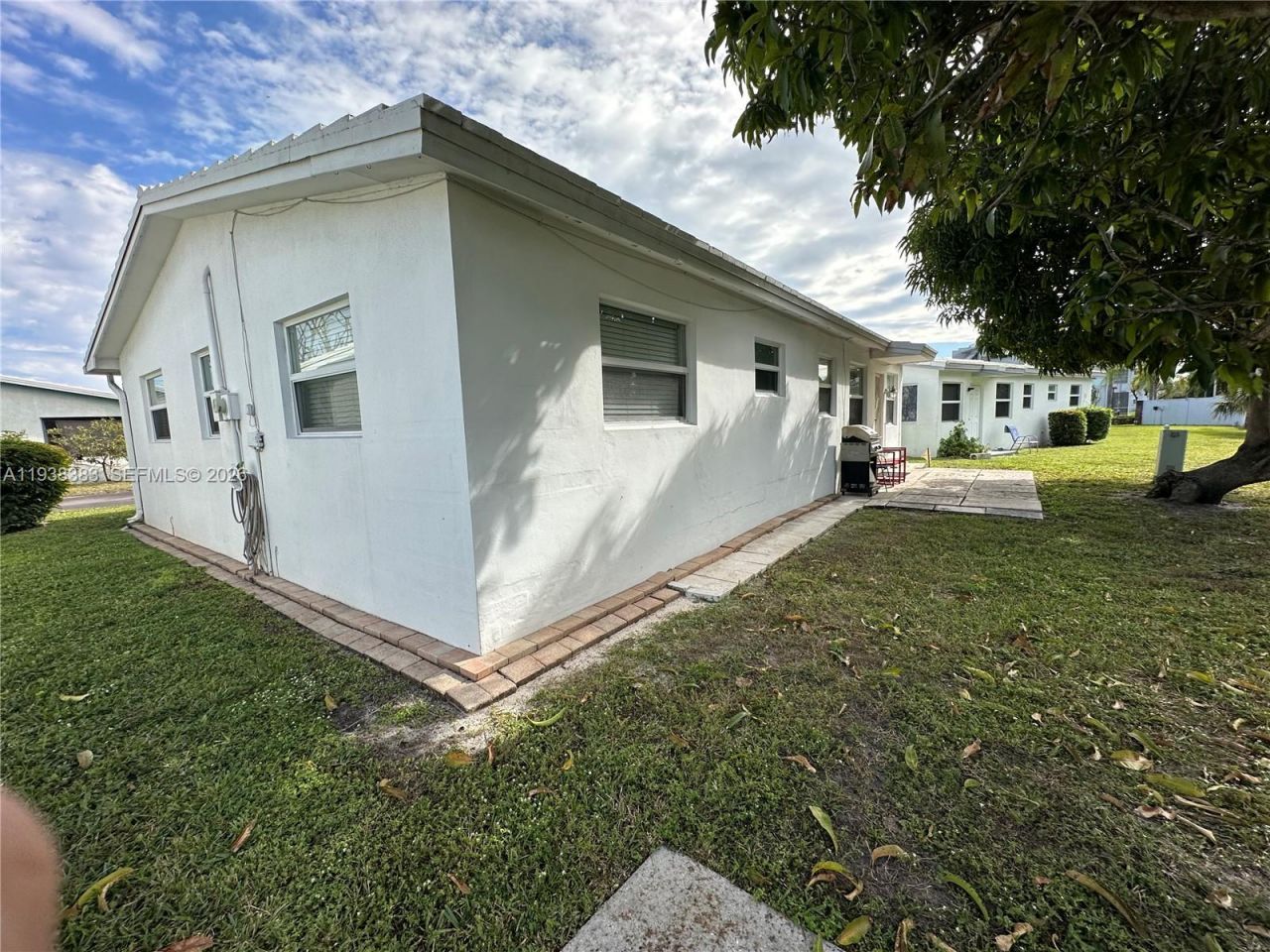 2420 Park Ln, Unit 102, Hollywood, FL 33021 Photo