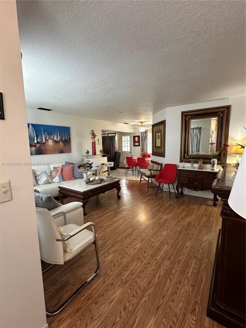 2420 Park Ln, Unit 102, Hollywood, FL 33021 Photo