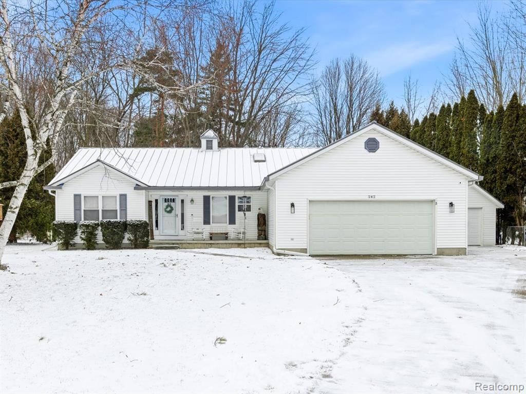 242 Forest Lane, Marysville, MI 48040 Main Photo