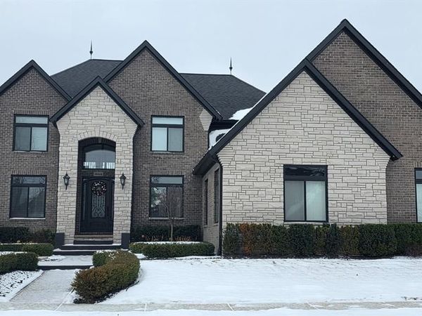 16414 Via Mera, Macomb Twp, MI 48042