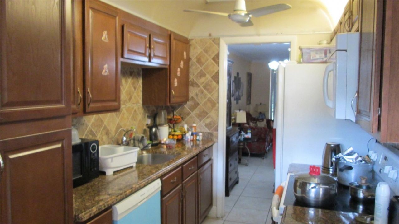 3001 NW 48th Ave, Unit 237, Lauderdale Lakes, FL 33313 Photo