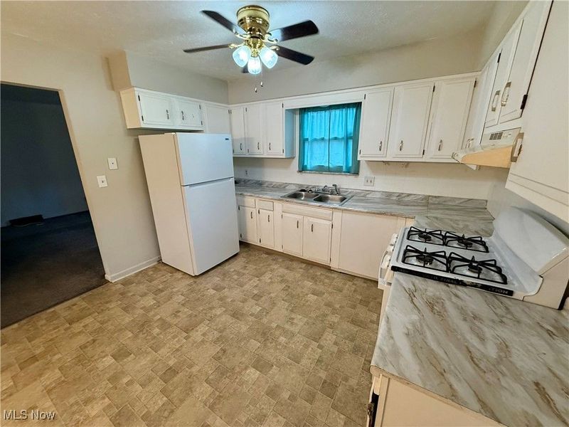 1916 17th Street SW, Akron, OH 44314 Photo 10