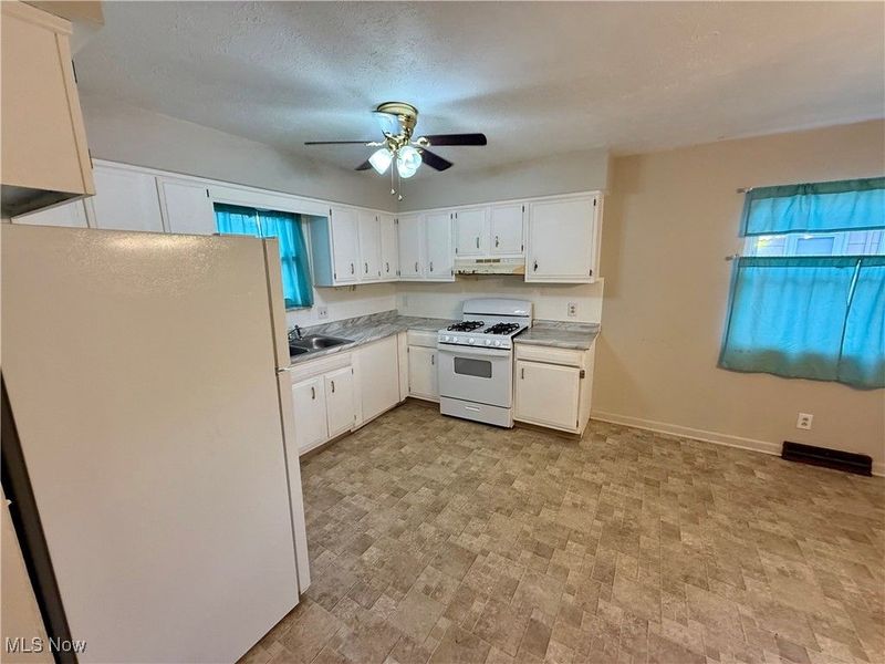 1916 17th Street SW, Akron, OH 44314 Photo 8