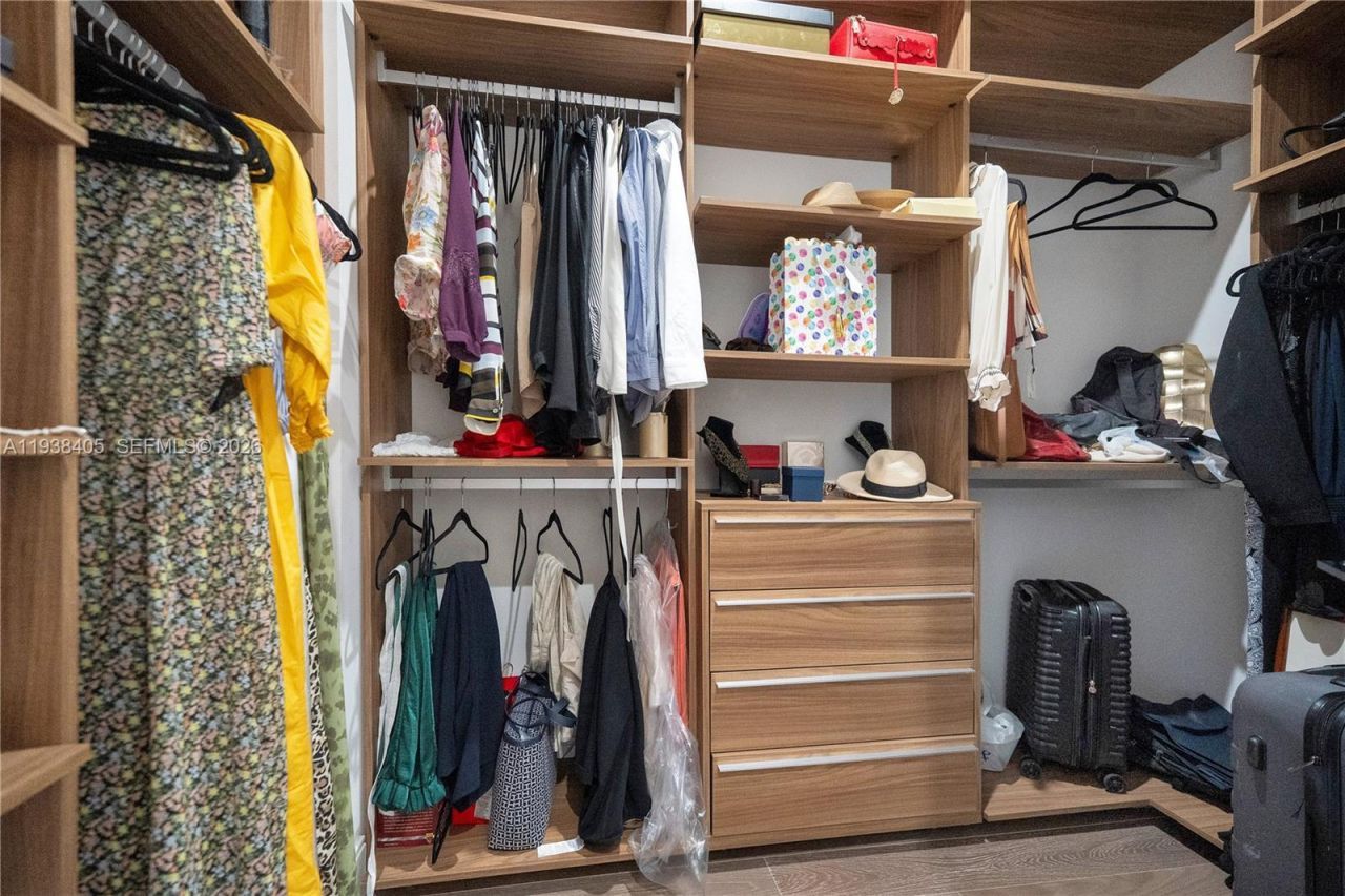 8279 NW 43rd St, Doral, FL 33166 Photo