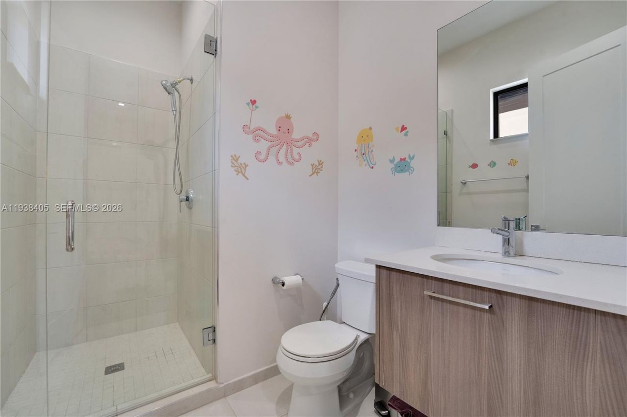 8279 NW 43rd St, Doral, FL 33166 Photo