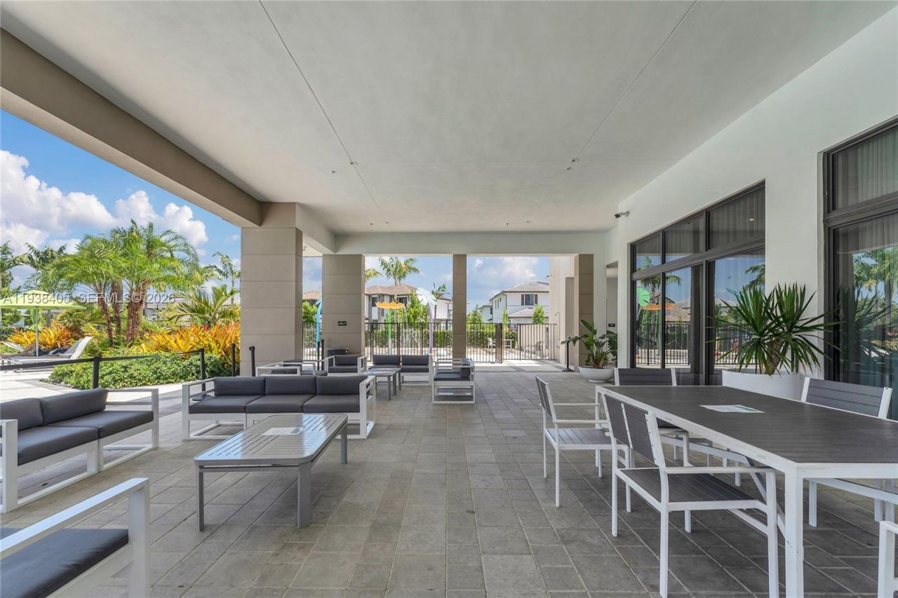 8279 NW 43rd St, Doral, FL 33166 Photo